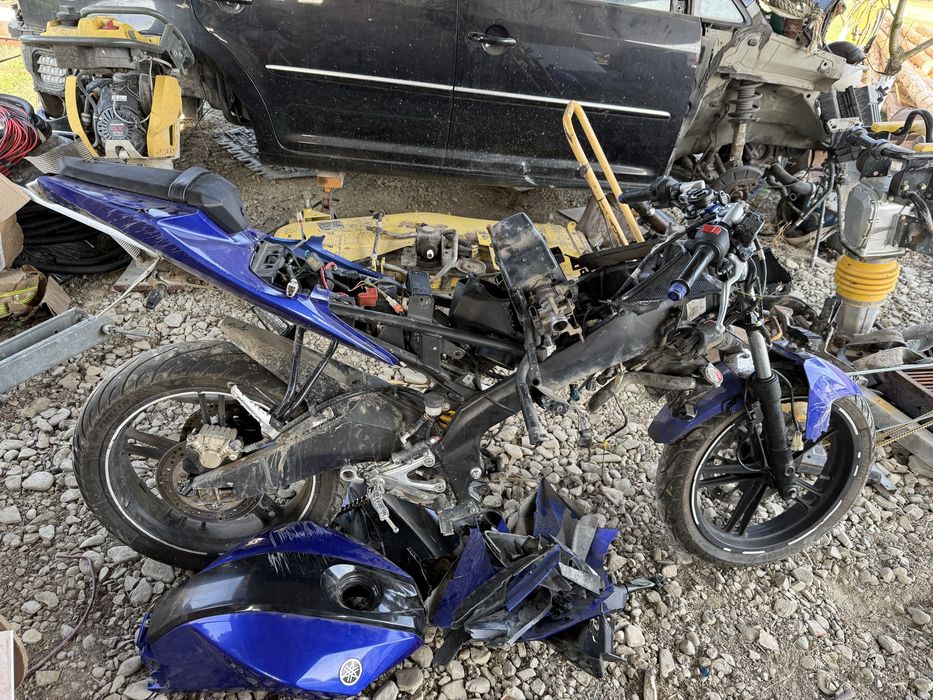 Dezmembrez yamaha yzf r125