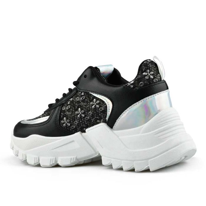 НОВИ страхотни големи дамски маратонки с висока подметка (номер 39)