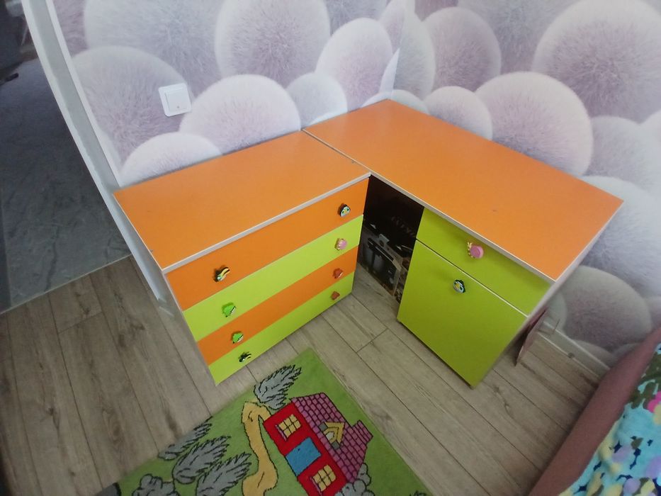 Диван шкаф тумбочка