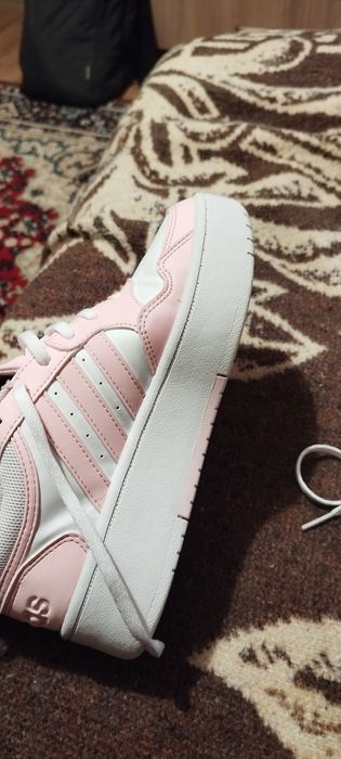 Маратонки adidas 36 2/3 номер отлични