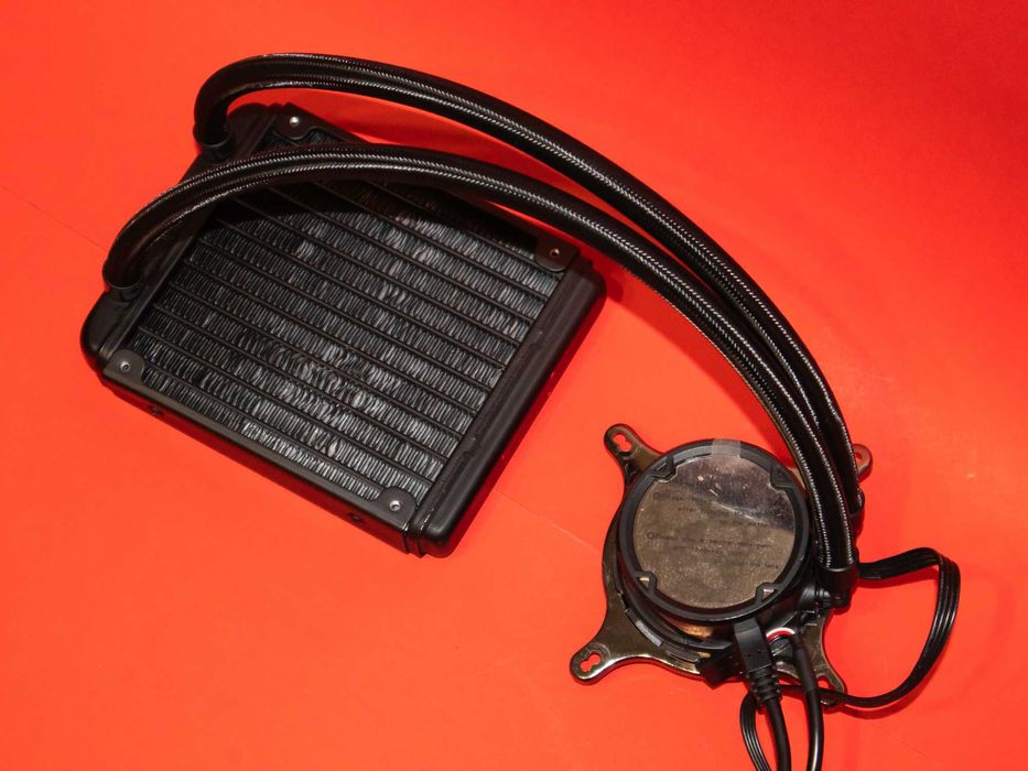 Водхно охлаждане ASUS ROG STRIX LC 120 RGB нови, работещи за части