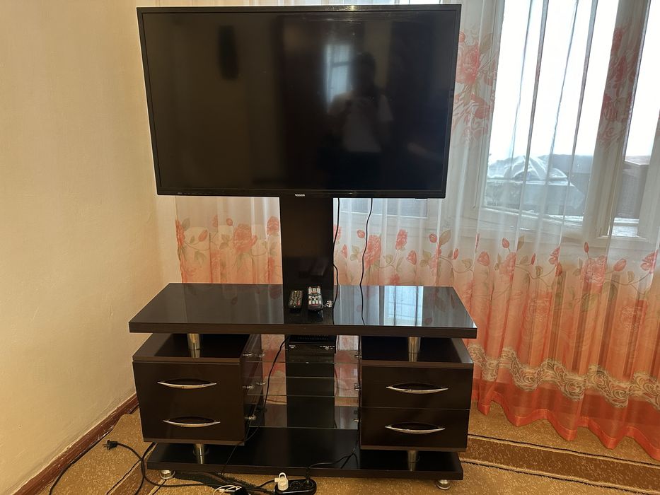 Ройсон телевизор 43- не смарт! Состояние новое! Продадим с подставкой!