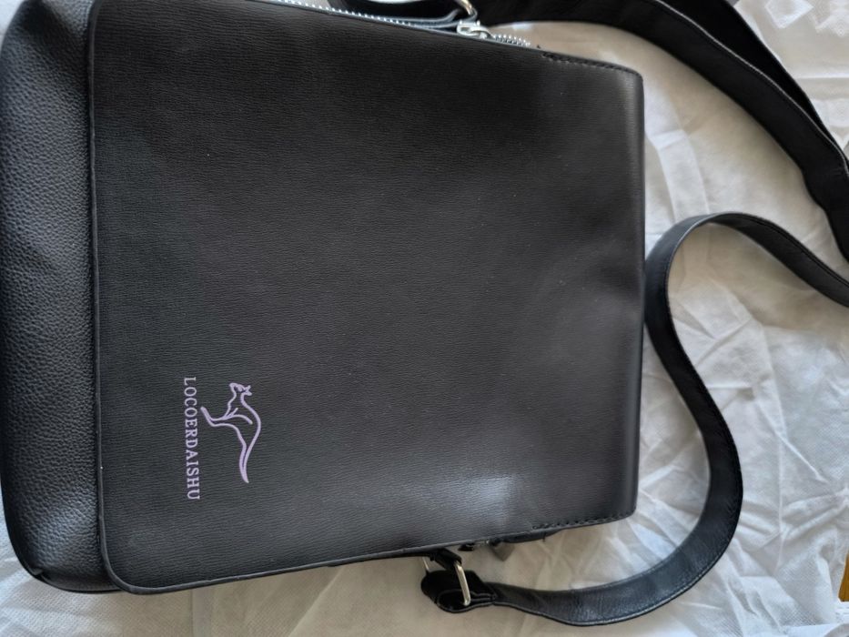 Продавам чисто нови мъжки чантички