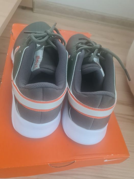 NIKE Фитнес обувки Legend Essential 2, Тъмнозелен 42,5