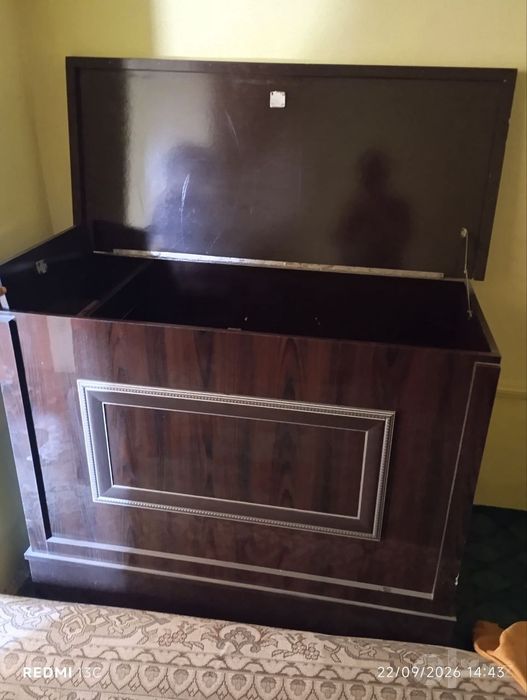 Mebel sandiq sotiladi