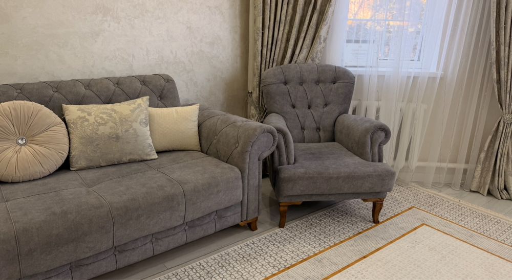 Диван с креслом