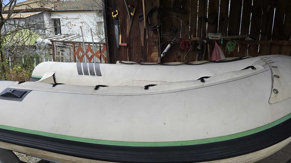 Лодка с риб Sava