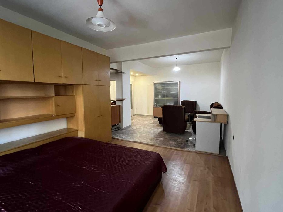 Дава се под наем Тристаен апартамент в София, Център - 65 кв.м за 598.23 € - Снимка #3