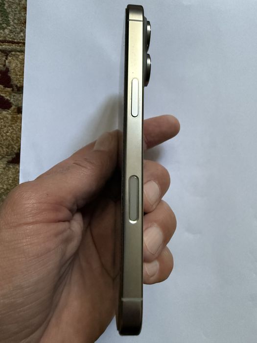 Vand Iphone 16 Pro original ca nou