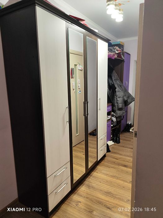 Шкаф - распашной