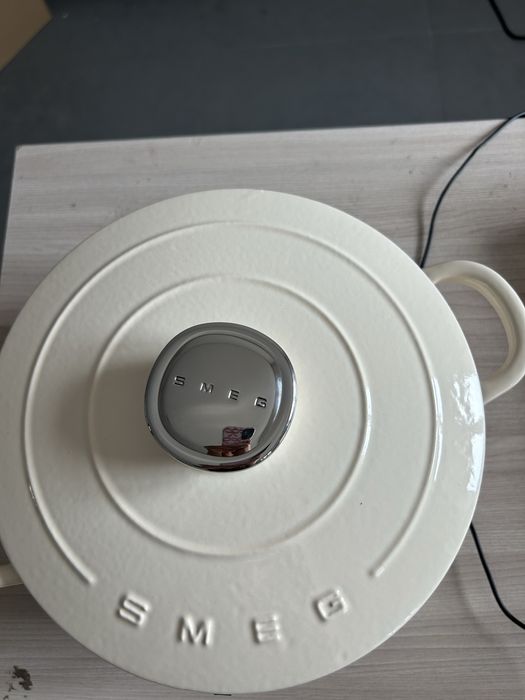 Smeg чугун казан бежевый