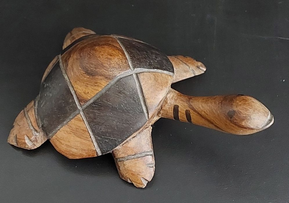 Ръчно изработени дървени фигурки