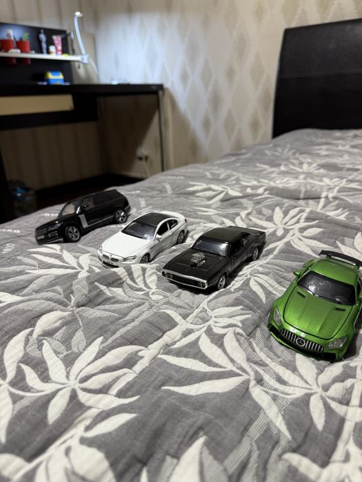 Игрушечные машинки