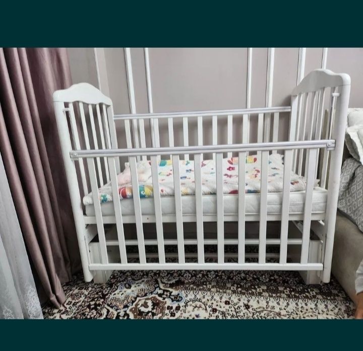 Продам детскую кроватку