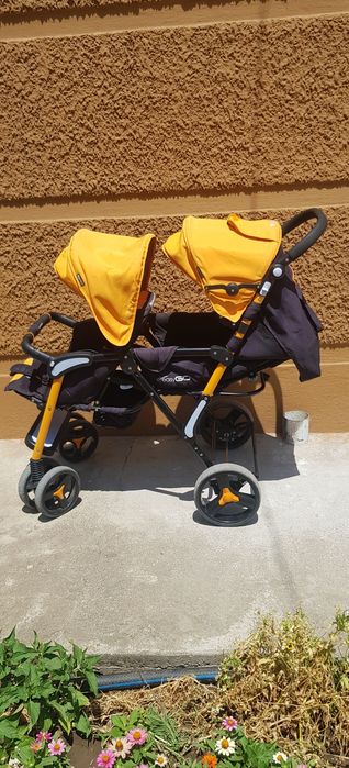 Количка за близнаци