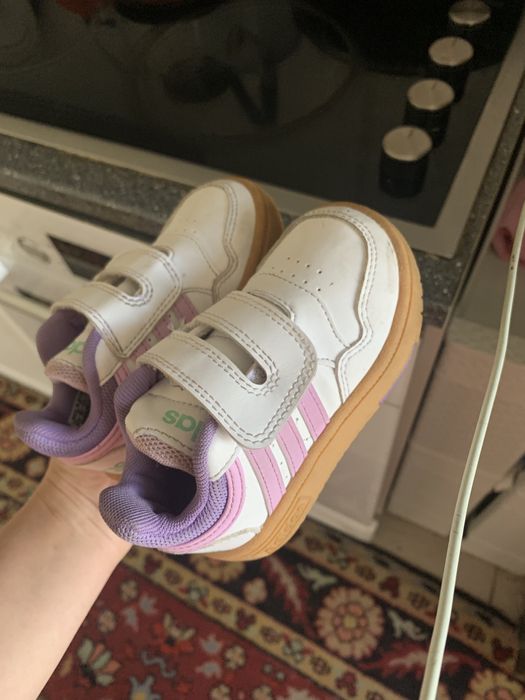 Детские кроссовки