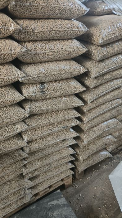 Vând peleți de calitate din rumeguș  cu putere calorica .