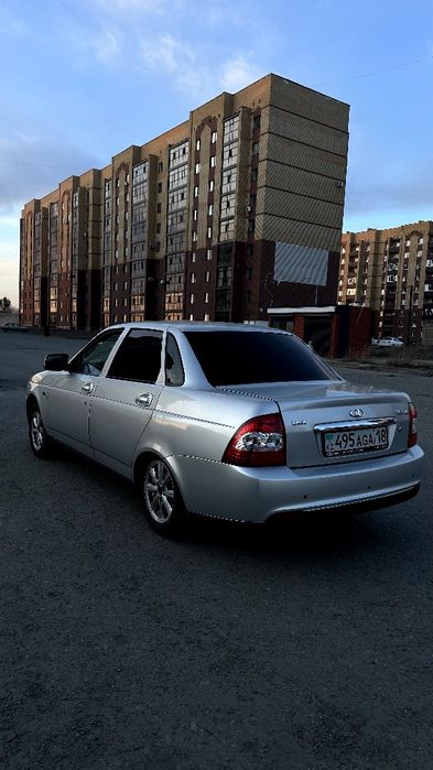 Продам машину приора 2