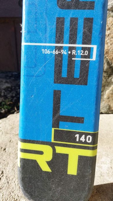 Ски, обувки и щеки