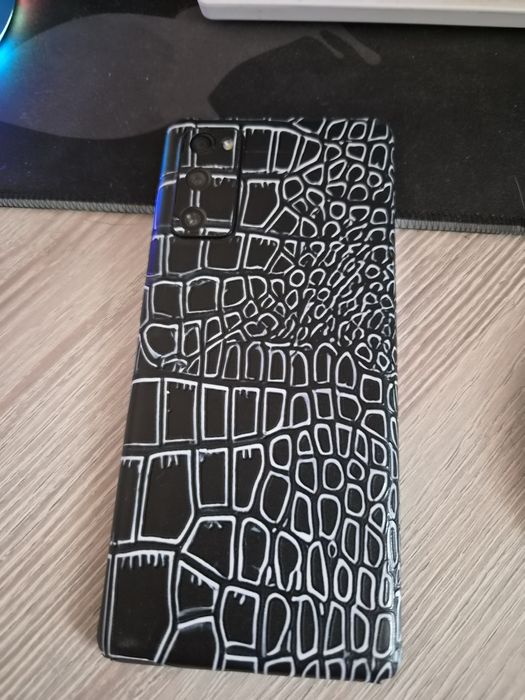 Продам samsung s20fe 6/128