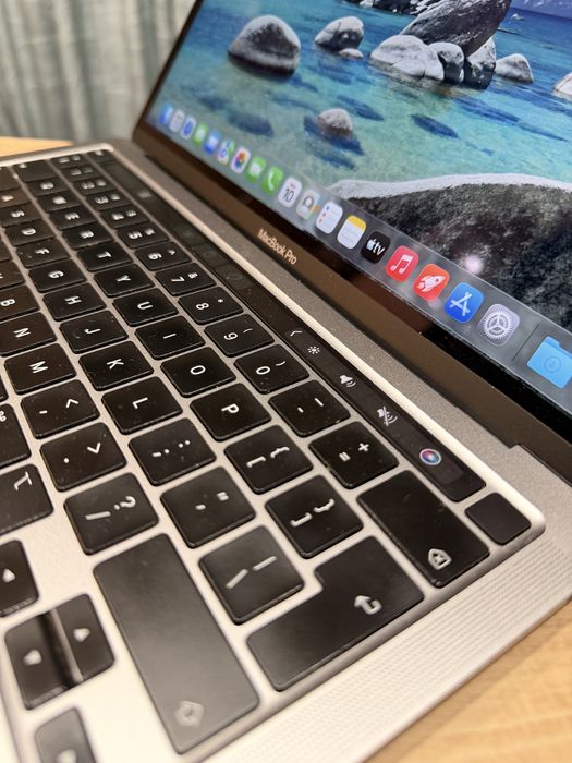 MacBook Pro M2, 13'', 16GB (2022)