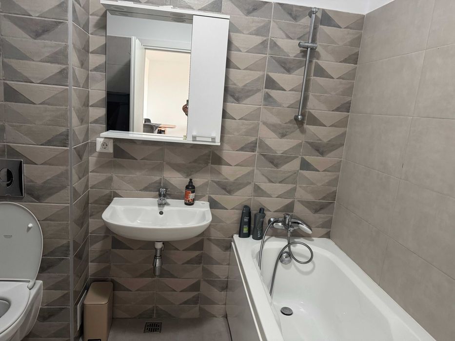 Proprietar vand apartament nou, mobilat si utilat, cu loc de parcare in MRS Village