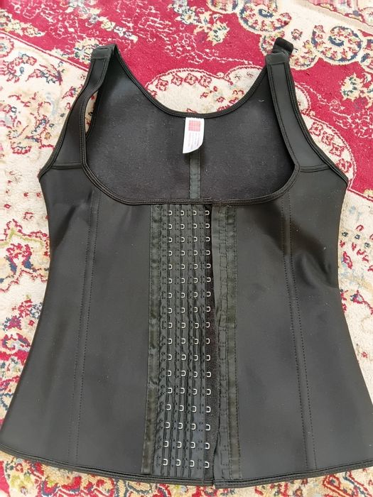 Корсет утягивающий корректирующии для похудения.