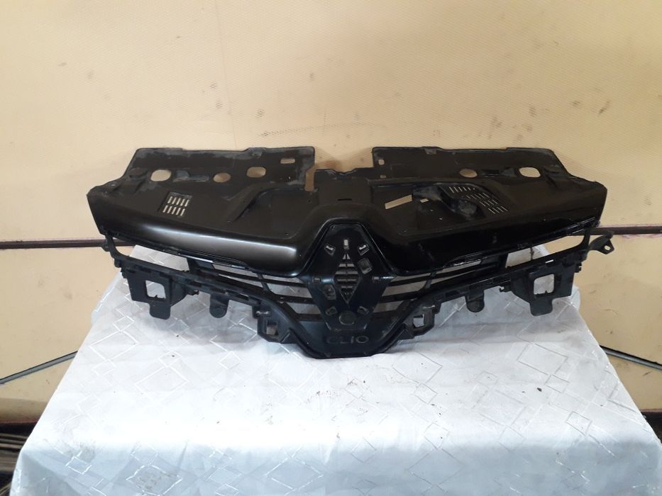 grila radiator renault clio 4 2013