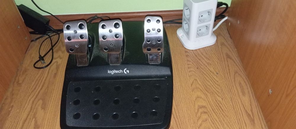Logitech g29 +pedale+ schimbător viteze