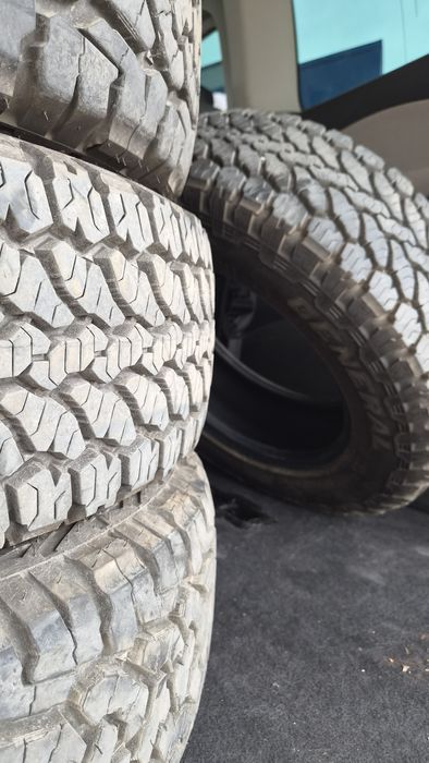 ПРОДАВАМ 4 бр. гуми General Grabber AT3 215/65 R16C (товарни)