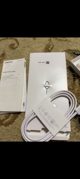 Samsung a17 sotiladi rangi oq