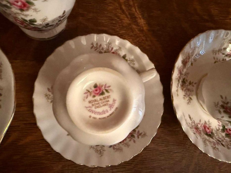 Royal Albert Lavender Rose- три сета и вазичка