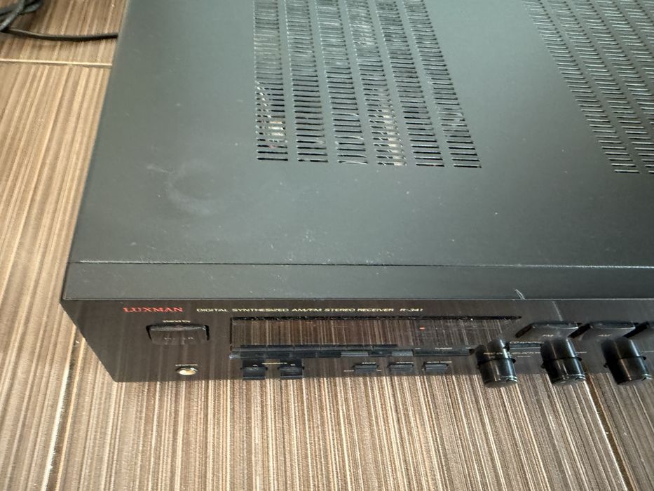 Luxman L-341 Стерео ресивър