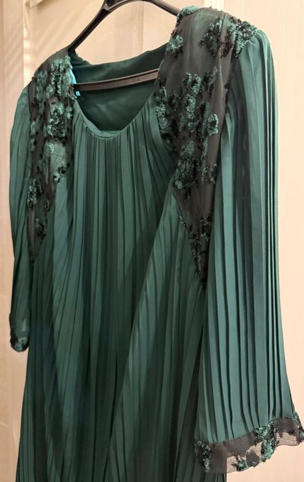 Продаю элегантное платье