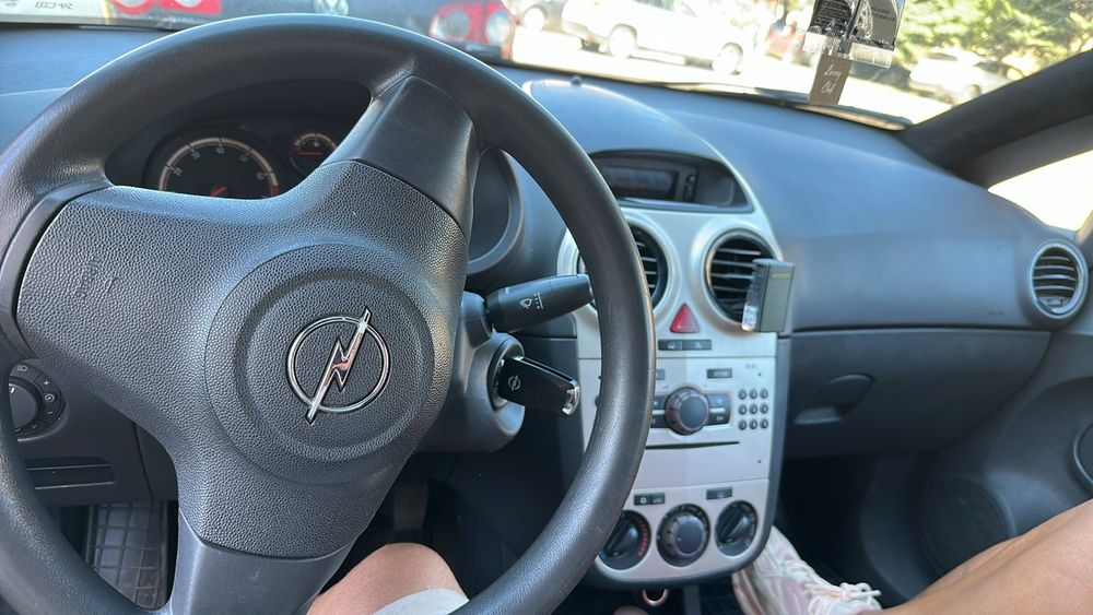 Продавам опел корса д