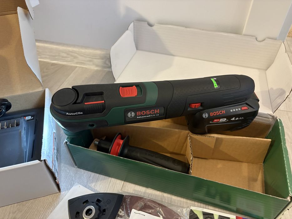 Multicutter Bosch multifunctional cu acumulator AdvancedMulti 18