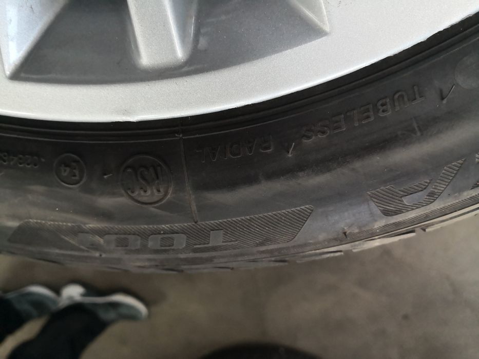 205 55 17 цола гуми като нови Bridgestone 4 броя