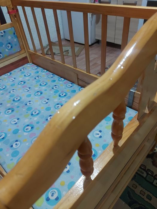 Продам манеж из дерево