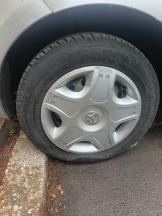 Джанти тойота ярис 14С с гуми