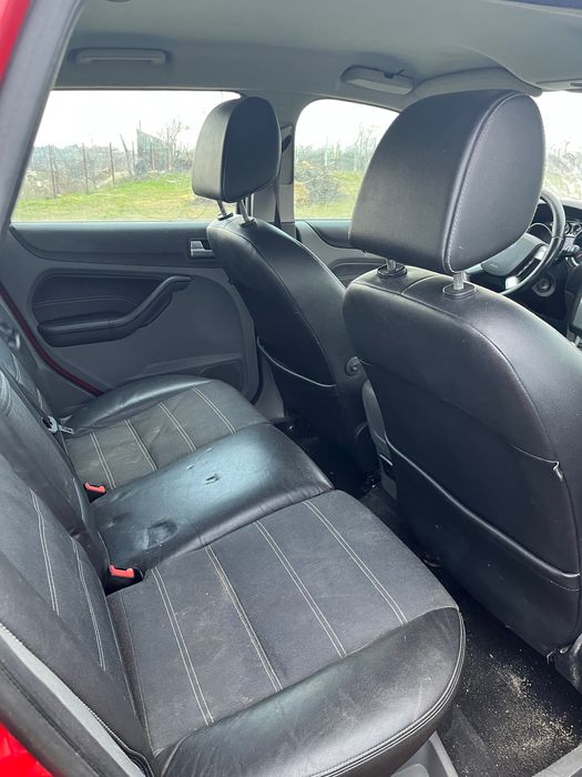 Ford Focus 2010 Break 1.6 TDCI - Se vinde întreagă pentru dezmembrări