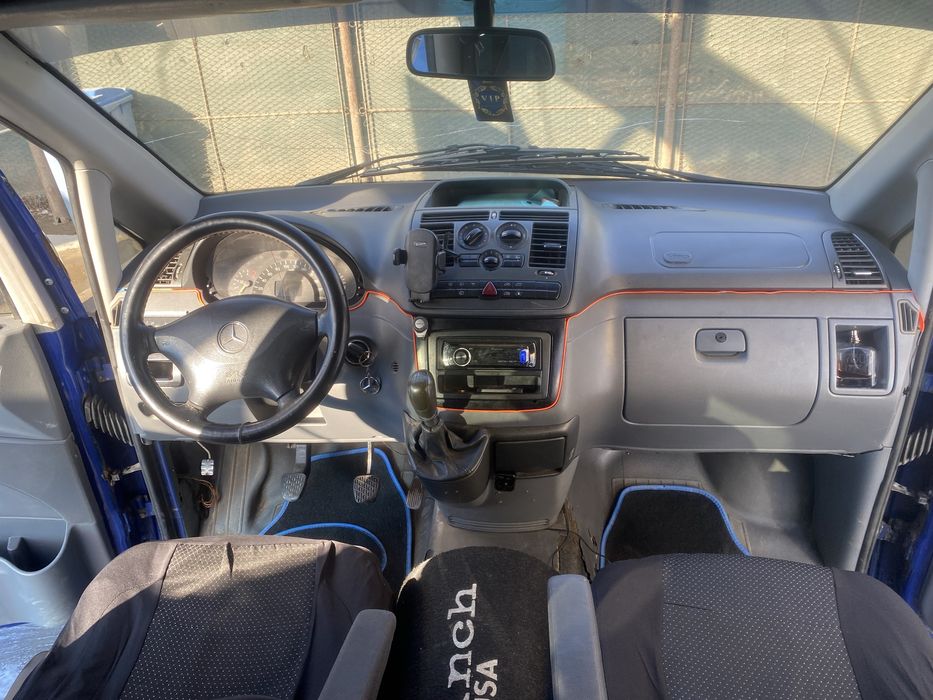 3300€ vand sau schimb mercedes vito 150 de cai