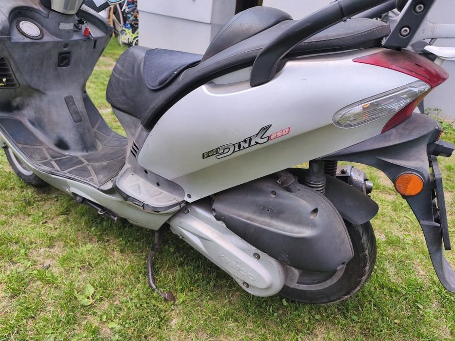 Vând motoscuter an 2005 motor 125