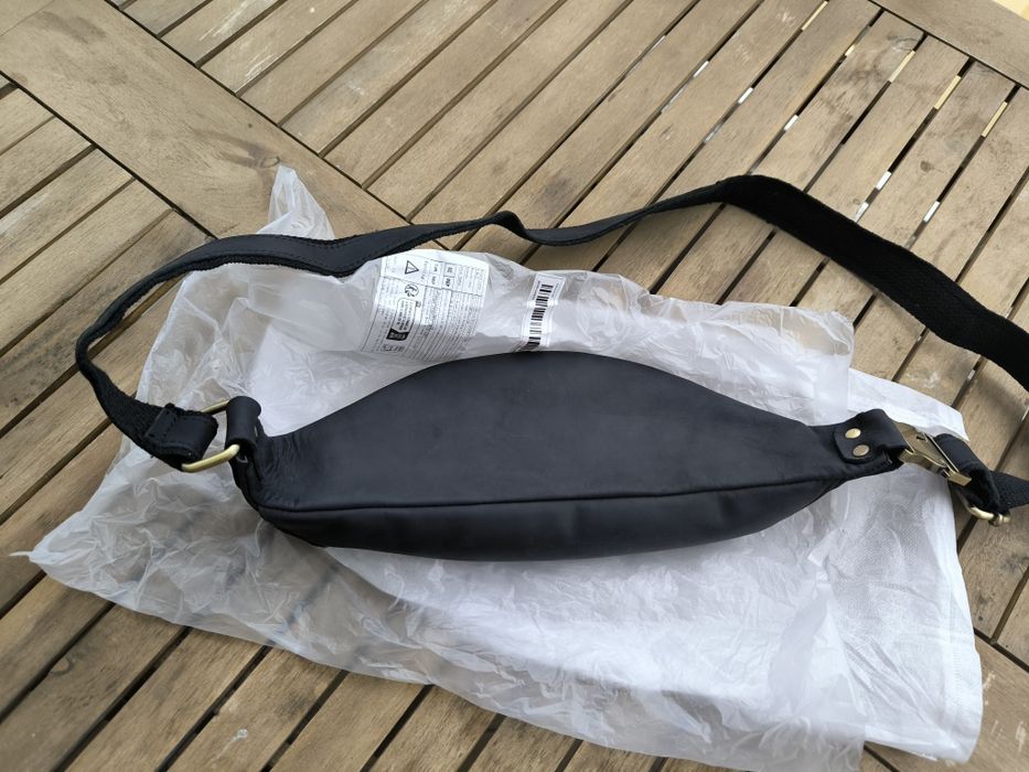 Чантичка бананка за кръста или през рамото от естествена кожа