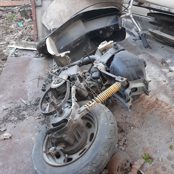 Продам или обмен.  2 скутера и самокат .