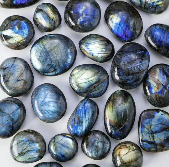 Нов лечебен камък лабрадорит палмов камък