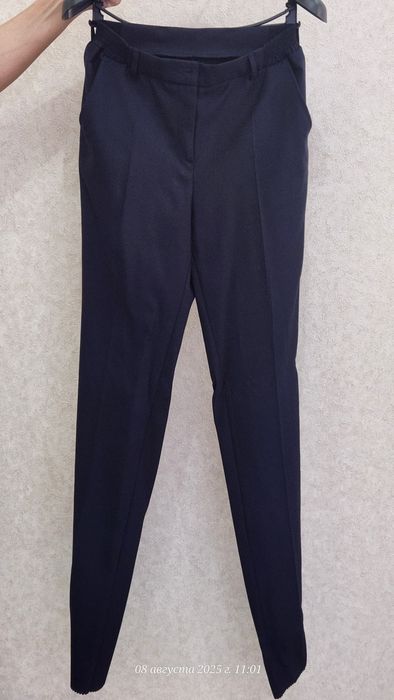 Продам школьную форму для девочки-старшеклассницы