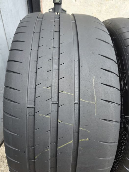 Vând două anvelope de vara michelin 245 35 20  dot 1823