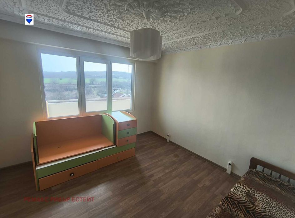 Четиристаен апартамент за продажба кв. Чародейка Юг