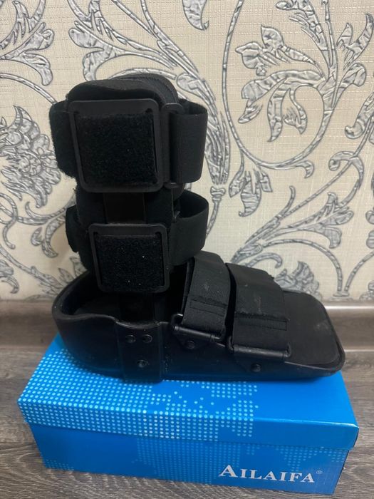 Ортез (гипс) для голеностопа и стопы