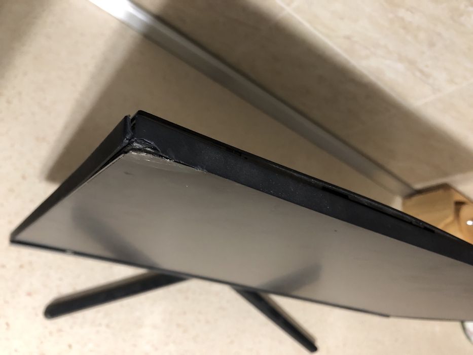 Монитор самунг разбитый